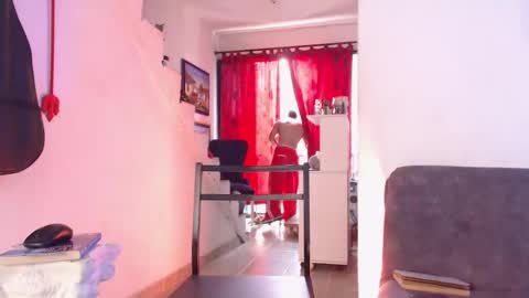 Snapshot of antoniocuervo chatting on March 2, 4:21 pm Hadez online show from March 2, 4:21 pm