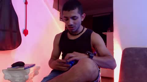 Snapshot of antoniocuervo chatting on March 3, 12:04 am Hadez online show from March 3, 12:04 am