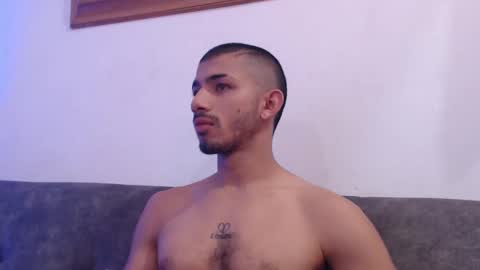 Snapshot of antoniocuervo chatting on March 11, 12:17 pm Hadez online show from March 11, 12:17 pm