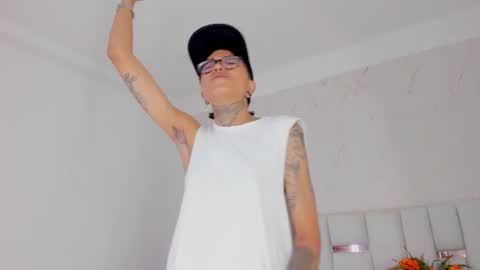 antony_d_ossa online show from June 30, 8:10 pm