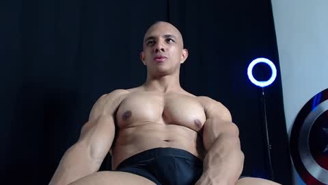 Snapshot of antonywebb94 chatting on February 25, 4:53 pm Instagram miguelangel1802  online show from February 25, 4:53 pm