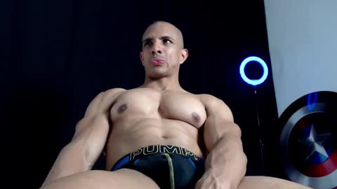 Snapshot of antonywebb94 chatting on March 3, 5:53 am Instagram miguelangel1802  online show from March 3, 5:53 am