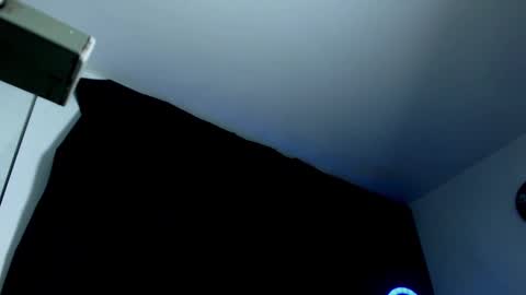 Snapshot of antonywebb94 chatting on March 10, 12:18 am Instagram miguelangel1802  online show from March 10, 12:18 am