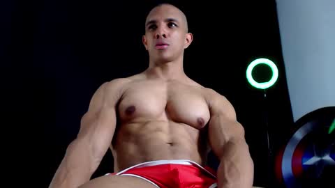 Snapshot of antonywebb94 chatting on September 19, 4:51 pm Instagram miguelangel1802  online show from September 19, 4:51 pm