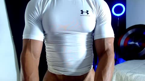 Snapshot of antonywebb94 chatting on October 22, 5:34 pm Instagram miguelangel1802  online show from October 22, 5:34 pm