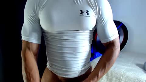 Snapshot of antonywebb94 chatting on October 23, 5:40 am Instagram miguelangel1802  online show from October 23, 5:40 am