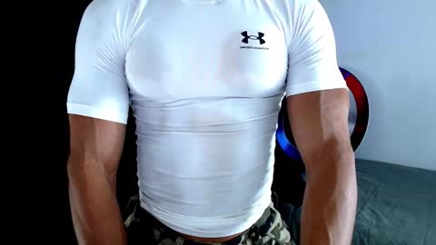 Instagram miguelangel1802  online show from February 16, 4:58 pm