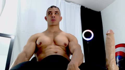 Instagram miguelangel1802  online show from June 18, 4:02 am