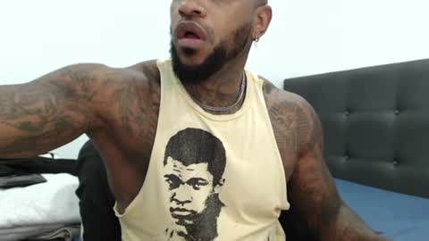 Snapshot of antwanblack11 chatting on December 19, 12:02 am antwanblack11 online show from December 19, 12:02 am