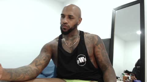 Snapshot of antwanblack11 chatting on December 30, 11:38 pm antwanblack11 online show from December 30, 11:38 pm