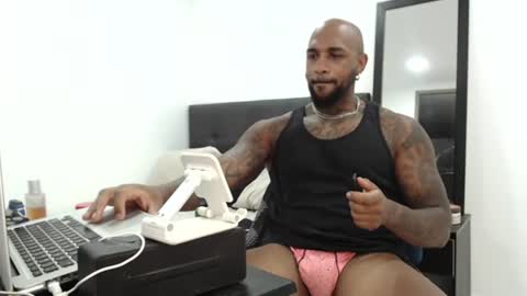 Snapshot of antwanblack11 chatting on March 3, 2:04 pm antwanblack11 online show from March 3, 2:04 pm