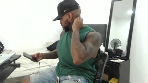 Snapshot of antwanblack11 chatting on September 13, 3:01 pm antwanblack11 online show from September 13, 3:01 pm