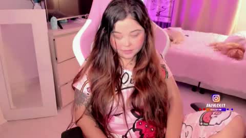   Independent model  online show from November 14, 8:07 pm