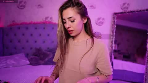 anya_sky_ online show from March 28, 6:46 am
