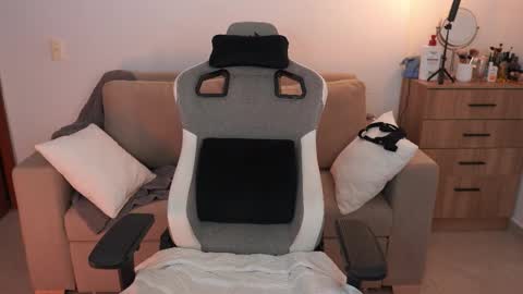 anya online show from February 21, 9:49 pm