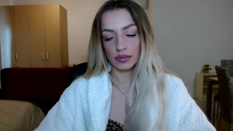 Anya online show from May 13, 3:31 pm