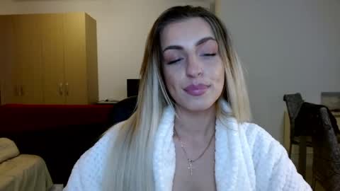 Anya online show from May 17, 5:42 pm
