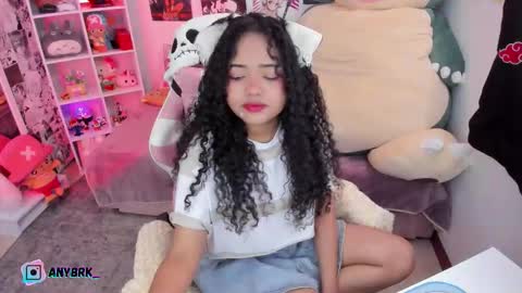 Snapshot of anyburkee chatting on October 18, 2:03 am Any online show from October 18, 2:03 am