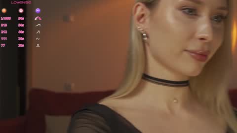 Snapshot of anyeess chatting on October 23, 5:23 pm Anna online show from October 23, 5:23 pm