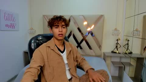 Snapshot of anyelotwink chatting on January 15, 12:10 pm anyelotwink online show from January 15, 12:10 pm