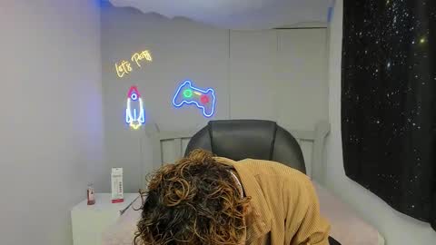 Snapshot of anyelotwink chatting on February 3, 8:14 pm anyelotwink online show from February 3, 8:14 pm