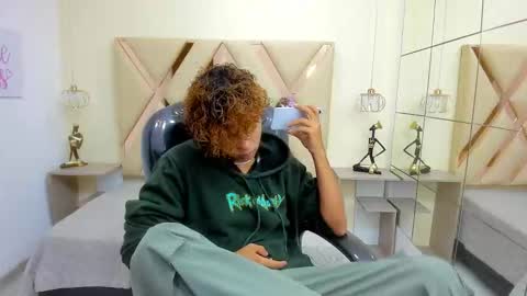 Snapshot of anyelotwink chatting on March 4, 8:26 pm anyelotwink online show from March 4, 8:26 pm