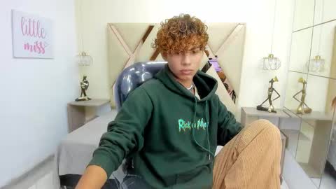 Snapshot of anyelotwink chatting on March 5, 8:27 pm anyelotwink online show from March 5, 8:27 pm