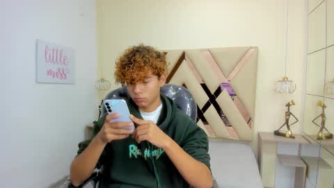 Snapshot of anyelotwink chatting on March 6, 8:38 pm anyelotwink online show from March 6, 8:38 pm