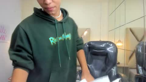 Snapshot of anyelotwink chatting on March 10, 2:27 am anyelotwink online show from March 10, 2:27 am