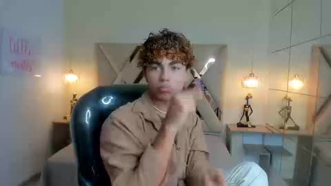 Snapshot of anyelotwink chatting on March 16, 8:35 pm anyelotwink online show from March 16, 8:35 pm