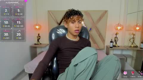 Snapshot of anyelotwink chatting on March 30, 5:41 am anyelotwink online show from March 30, 5:41 am