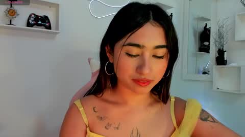 Snapshot of anyeluz_z chatting on January 27, 9:33 pm anyeluz_z online show from January 27, 9:33 pm