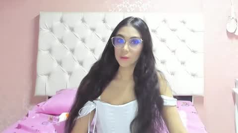 Snapshot of aome_rainbow2 chatting on January 1, 12:00 am Aome Rainbow online show from January 1, 12:00 am