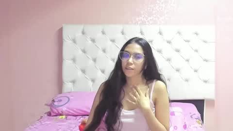 Snapshot of aome_rainbow2 chatting on February 15, 6:02 am Aome Rainbow online show from February 15, 6:02 am