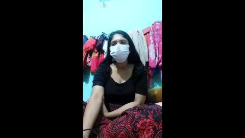 Snapshot of apa142817 chatting on January 17, 8:30 am Aparalux online show from January 17, 8:30 am