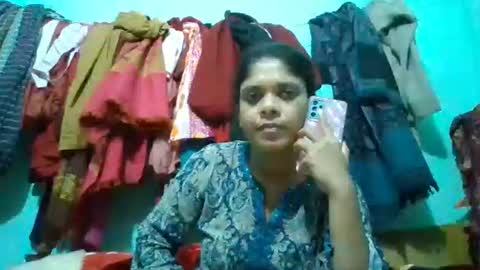 Snapshot of apa142817 chatting on February 3, 8:19 am Aparalux online show from February 3, 8:19 am