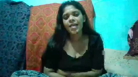 Snapshot of apa142817 chatting on February 4, 7:47 am Aparalux online show from February 4, 7:47 am