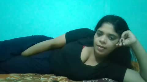 Snapshot of apa142817 chatting on April 10, 7:07 pm Aparalux online show from April 10, 7:07 pm