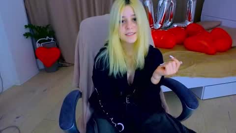 ApheliaStar online show from February 8, 3:59 pm