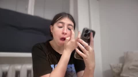 Snapshot of aphr0dite22 chatting on March 3, 6:03 pm aphr0dite22 online show from March 3, 6:03 pm