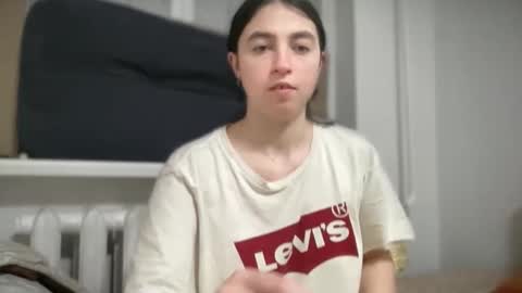 Snapshot of aphr0dite22 chatting on March 19, 7:18 pm aphr0dite22 online show from March 19, 7:18 pm