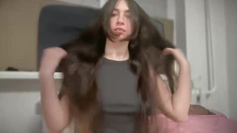 Snapshot of aphr0dite22 chatting on March 31, 2:46 am aphr0dite22 online show from March 31, 2:46 am