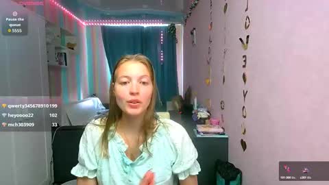 Snapshot of aphrodite_wow_ chatting on September 20, 8:48 am Aphrodite online show from September 20, 8:48 am