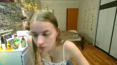 Aphrodite online show from May 11, 4:04 pm