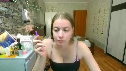 Aphrodite online show from May 17, 3:41 pm