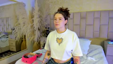 Snapshot of aphroditesweet chatting on December 20, 9:55 pm aphrodite online show from December 20, 9:55 pm