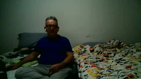 Snapshot of apixaba chatting on December 29, 8:37 pm furry bear online show from December 29, 8:37 pm