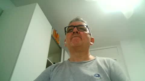 Snapshot of apixaba chatting on September 22, 10:01 pm furry bear online show from September 22, 10:01 pm