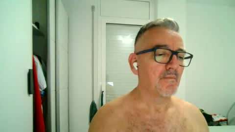 Snapshot of apixaba chatting on September 30, 9:31 pm furry bear online show from September 30, 9:31 pm