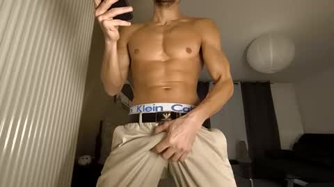 Snapshot of apollonfitx_69 chatting on January 28, 6:49 pm apollonfitx_69 online show from January 28, 6:49 pm